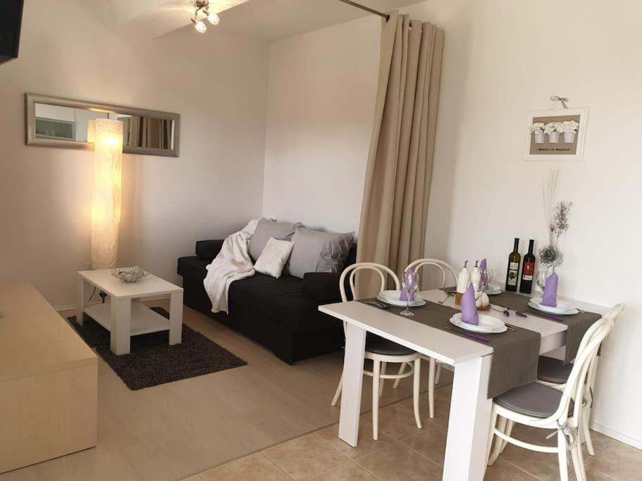 Apartments Regina Bol Kültér fotó