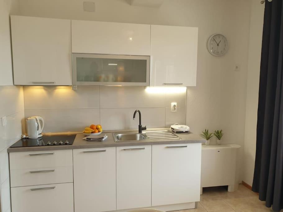 Apartments Regina Bol Kültér fotó